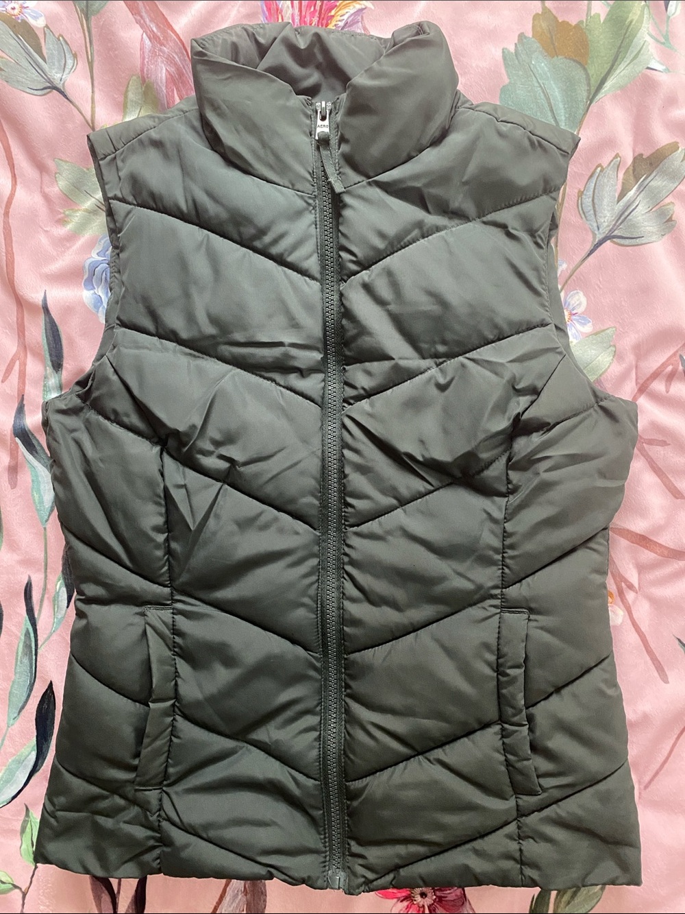 Sleeveless Quilted Puffer Vest in Forest Green
